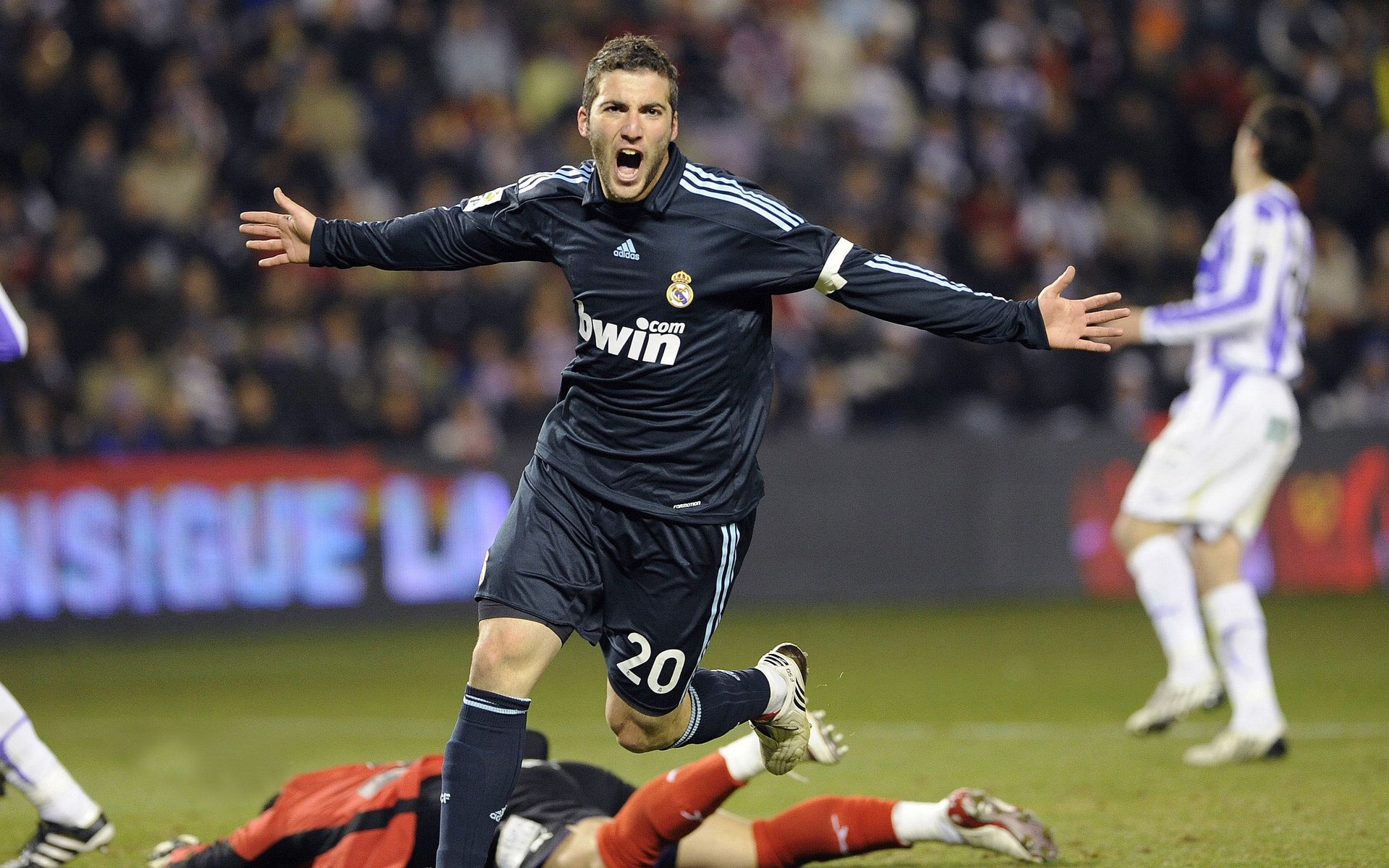 中国足球超级联赛:广州恒大逆转夺冠,誓夺三连冠,2020中超广州恒大比赛时间表