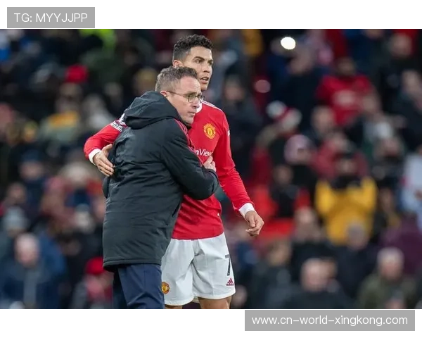 C罗脚下神技，曼联4-0横扫水晶宫